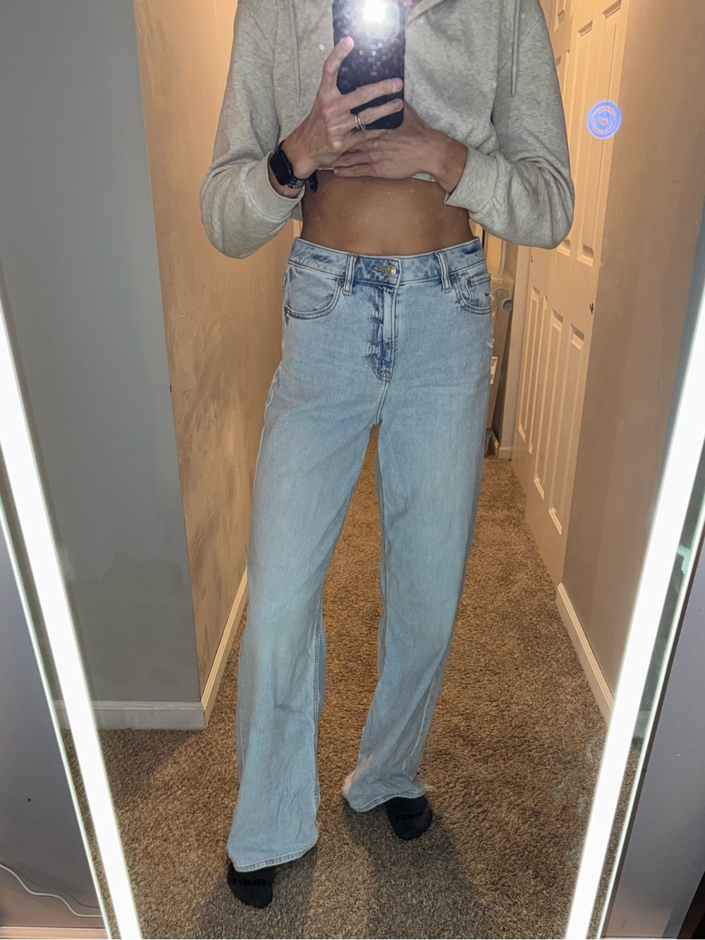 American Eagle Super High Rise Baggy Wide Leg Jeans Women’s Size 4 X-Long Light